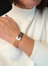 Load image into Gallery viewer, Women Zipper 1
