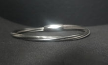 Load image into Gallery viewer, Women Chic 20
