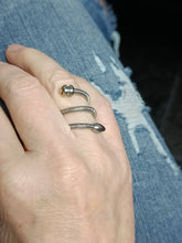 Load image into Gallery viewer, Women Ring 11
